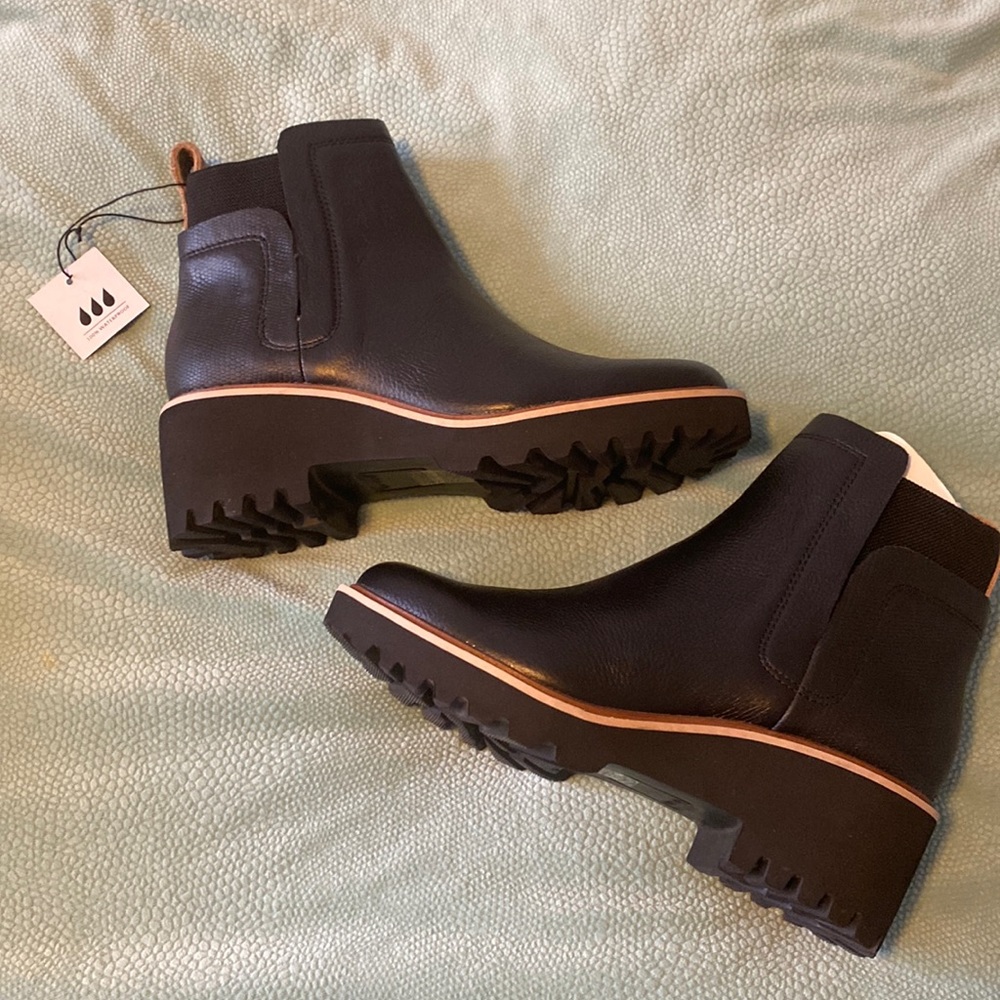 Huey h2o size 7 bootie
